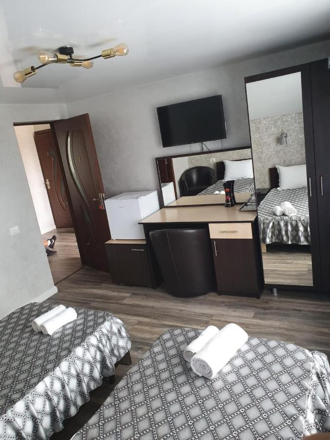 Târgu JiuCasa Brancusianaアパートメント エクステリア 写真