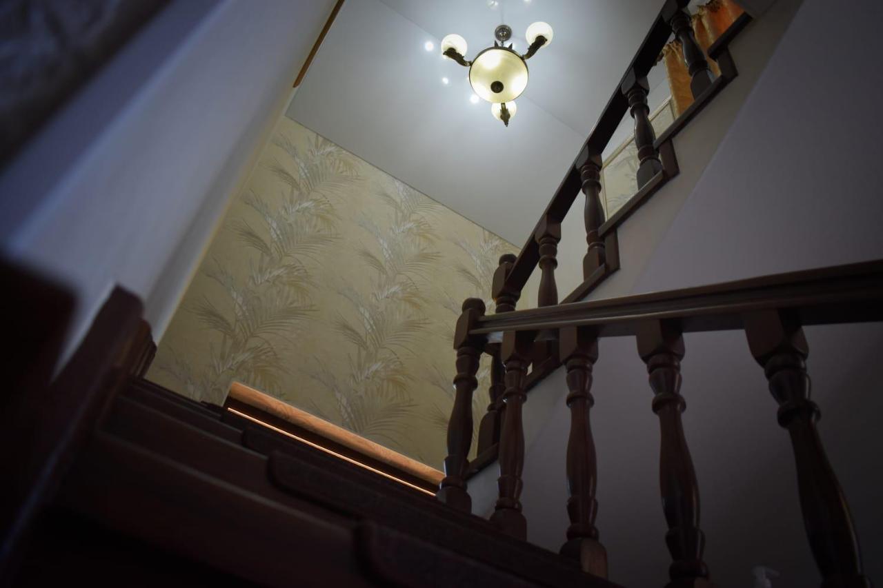 Târgu JiuCasa Brancusianaアパートメント エクステリア 写真