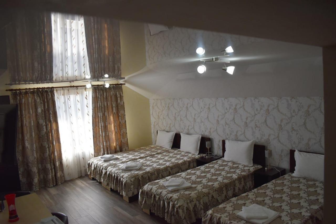 Târgu JiuCasa Brancusianaアパートメント エクステリア 写真