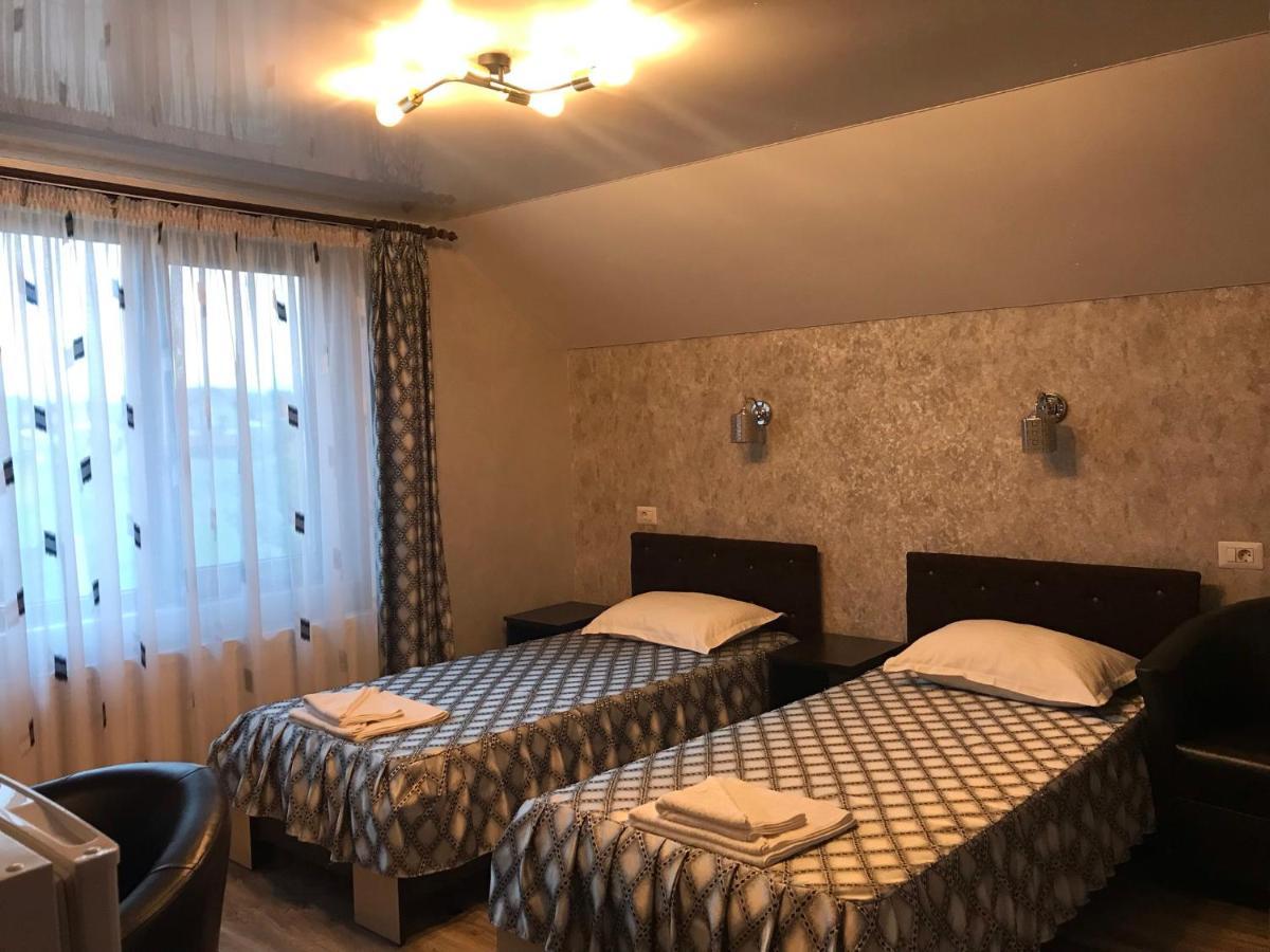 Târgu JiuCasa Brancusianaアパートメント エクステリア 写真